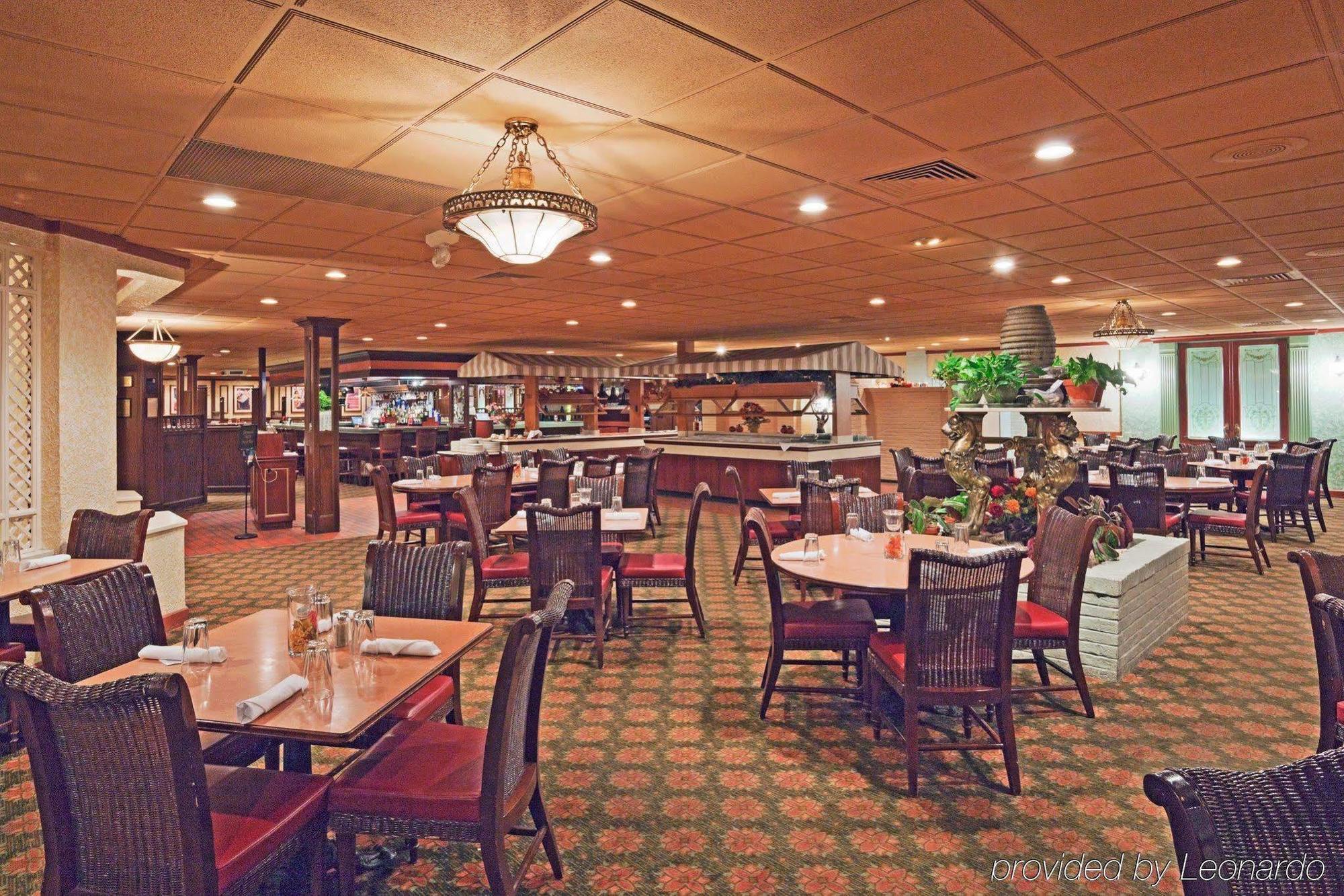 Holiday Inn Perrysburg French Quarter Restoran gambar